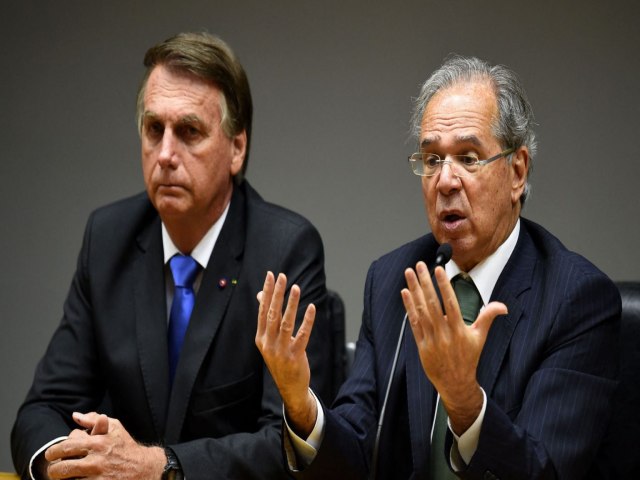 Bolsonaro fica furioso com Guedes aps Lula abaixar preo do gs de cozinha: Falou que seria voc