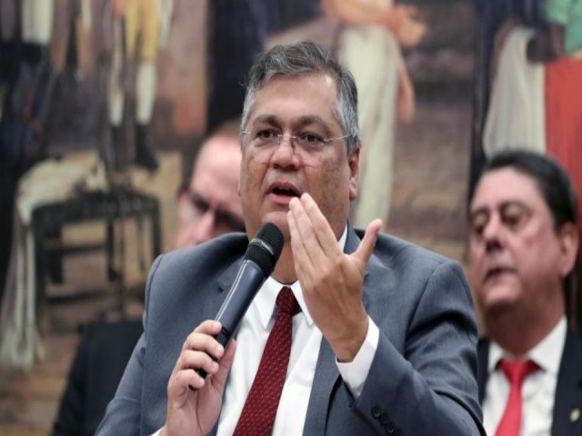 Flvio Dino alerta Congresso Nacional: ministrios so competncia de Lula