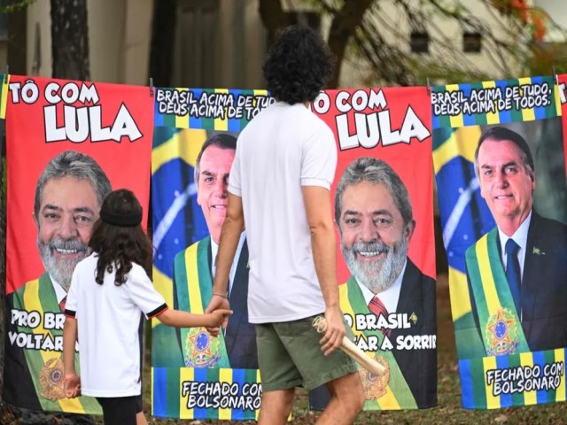 Quaest: 17% dos brasileiros cortaram relaes por causa de poltica em 2022