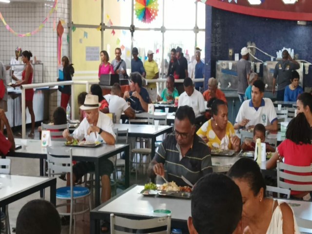 Sasc realiza ao de educao nutricional em restaurante popular em Teresina