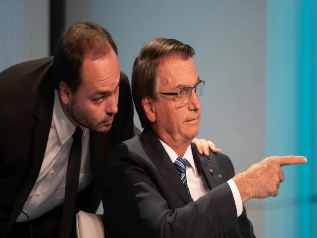 Carlos Bolsonaro se irrita com silncio de Moro sobre condenao do pai no TSE