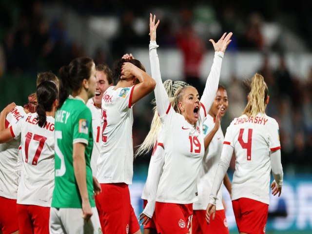 Canad sofre gol olmpico, mas vira sobre Irlanda no grupo B da Copa do Mundo Feminina