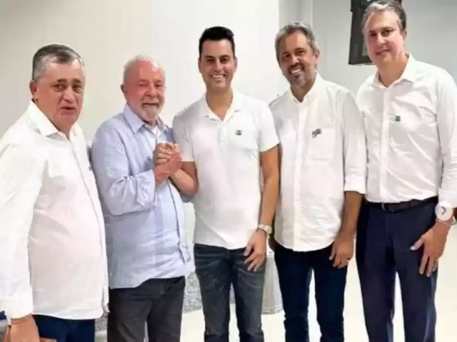 Deputado federal expulso do PL exalta governo Lula nas redes sociais