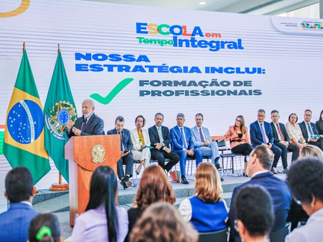 Lula destaca educao do Piau durante lanamento do Programa Escola em Tempo Integral