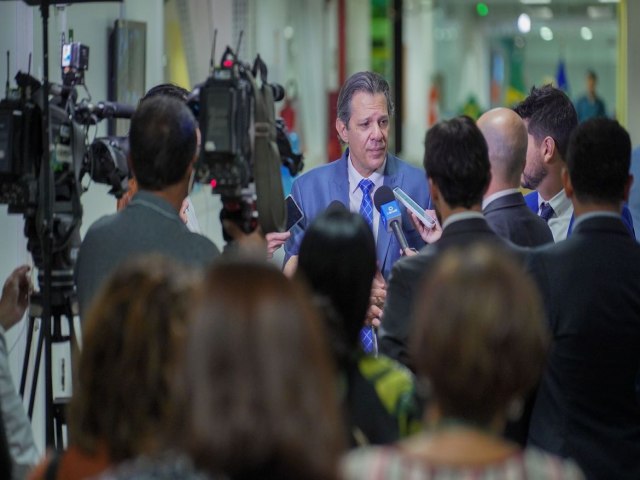 Taxa de juros do carto de crdito vai cair muito, diz ministro Haddad