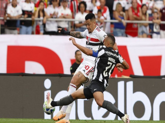 Lder do Brasileiro, Botafogo e So Paulo ficam no 0 a 0 no estdio do Morumbi