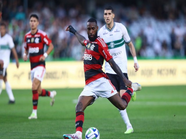 Com gol de Gerson no fim, Flamengo supera Coritiba no Estdio Couto Pereira