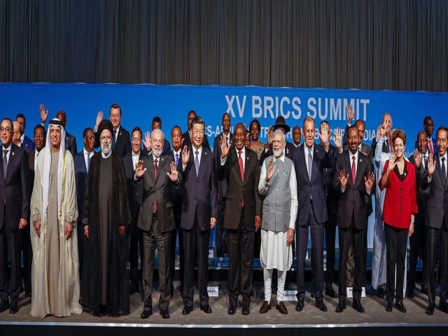 Brasil saiu maior da reunio do BRICS, avalia socilogo e especialista em Relaes Internacionais