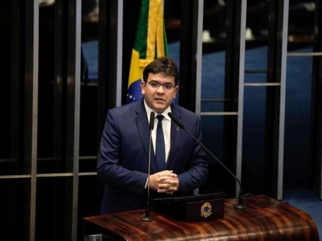 No Senado Federal, Rafael discute Fundo de Desenvolvimento, Conselho Federativo e alquota reduzida