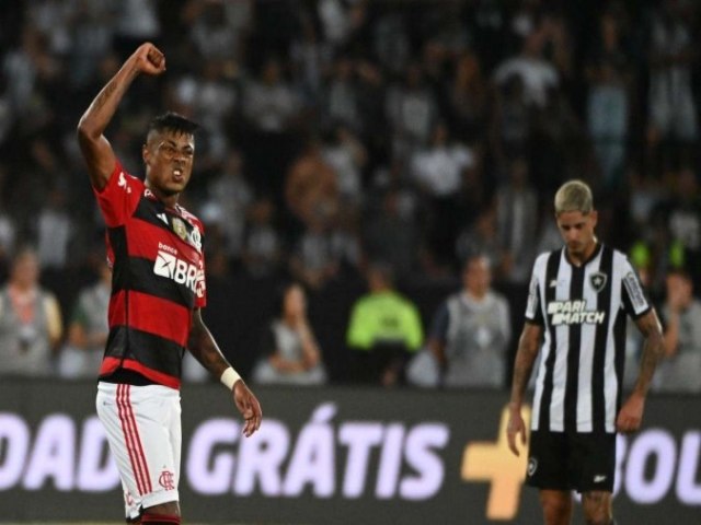 Flamengo puxa tapetinho do Botafogo e tira invencibilidade do lder em casa