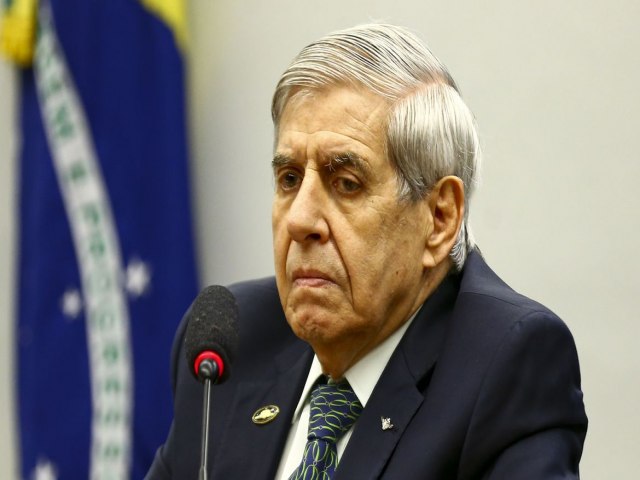 STF: Ministro Zanin nega pedido do general Heleno de faltar a depoimento  CPMI