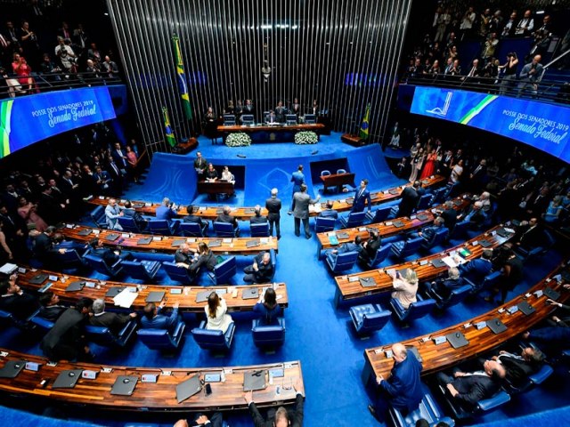 Senado aprova projeto que retoma mais de 8 mil obras paradas nas reas de Educao e Sade; texto vai  sano