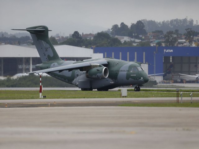 GOVERNO LULA: Quinta aeronave da FAB parte de Israel com 215 brasileiras e brasileiros