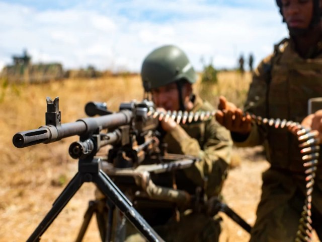 Exrcito brasileiro identifica 3 militares por facilitar furto de metralhadoras em Arsenal