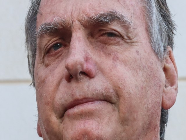 Bolsonaro  condenado a indenizar jornalistas por danos morais: 50 mil reais