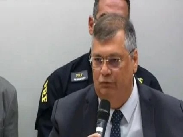 Flvio Dino humilha bolsonarista: no sou amigo nem vizinho de miliciano