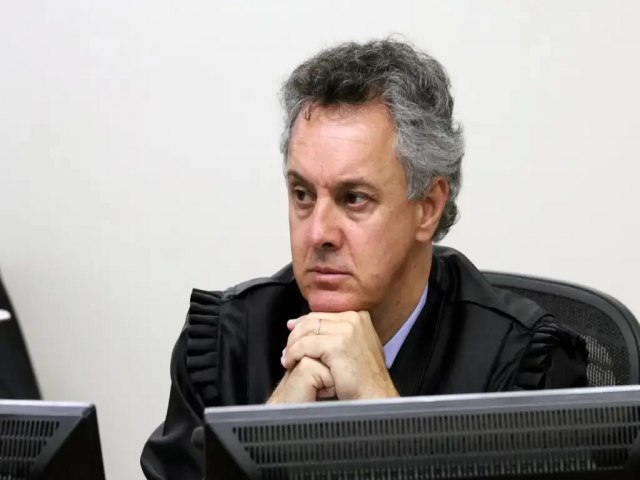 Turma do TRF-4 declara suspeio para aes de improbidade da Lava Jato