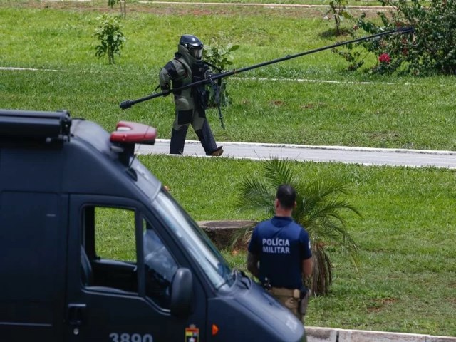 Bomba no aeroporto de Braslia: AGU cobra R$ 15 milhes de bolsonaristas presos