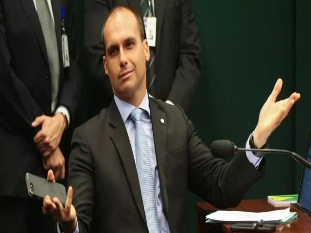 Eduardo Bolsonaro foge de intimao por comparar professores a traficantes de drogas