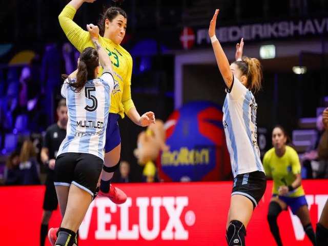 Seleo Brasil supera Argentina e continua vivo no Mundial de handebol