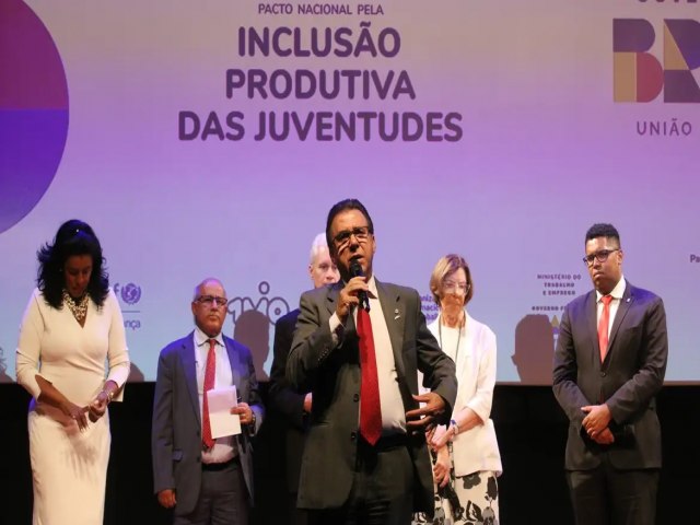 Ministro do Trabalho cobra empresas para melhorarem mdia salarial