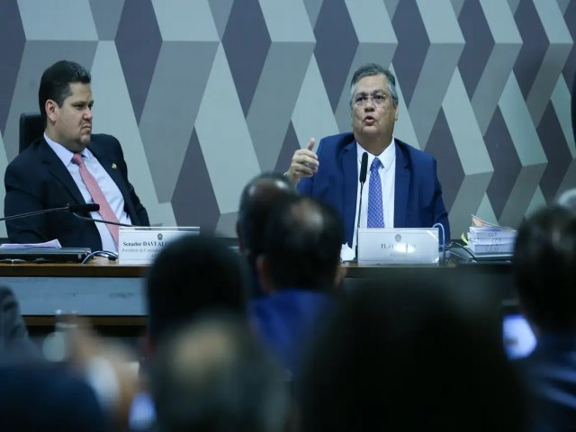 Dino diferencia poltico de juiz e cita princpios para levar ao Supremo Tribunal