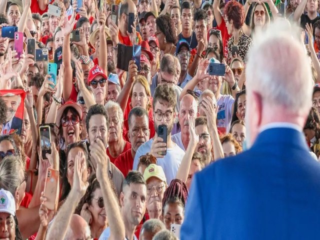 Lula prev que Brasil viver momento de tranquilidade poltica e crescimento econmico