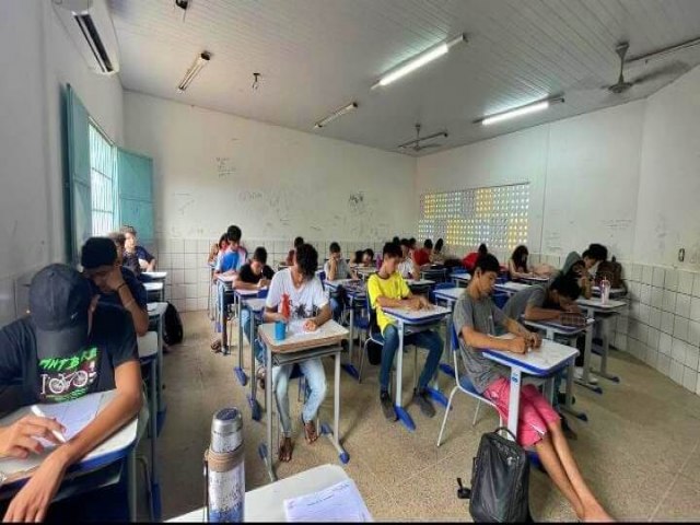 Alunos da Escola Poeta da Costa e Silva ganham bolsas para Ensino Mdio em instituio privada