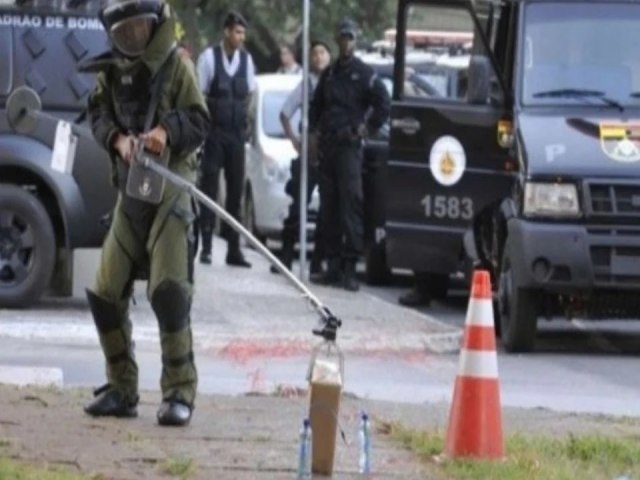 H 1 ano, a Vspera de Natal era marcada por atentado a bomba frustrado e de bolsonaristas no aeroporto de Braslia