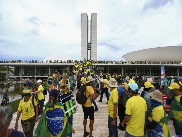 Cmara inaugura exposio para marcar um ano dos ataques de 8 de janeiro