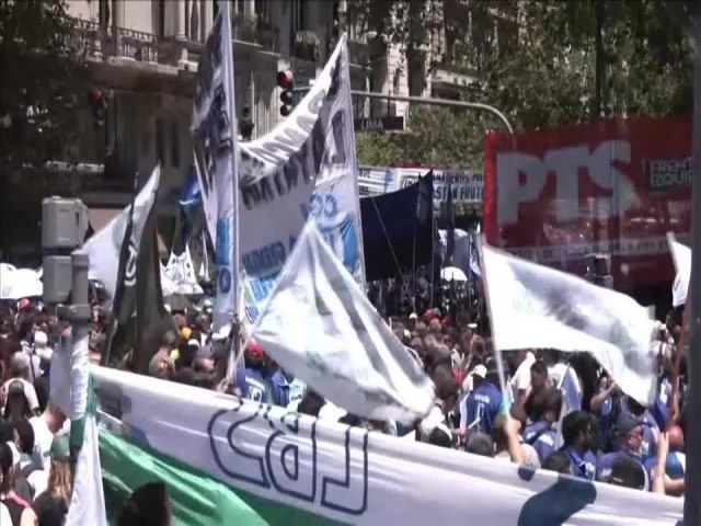 Greve geral na Argentina rene 130 mil pessoas em Buenos Aires, diz polcia