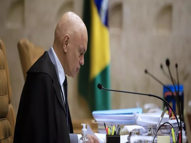 No STF, ministro Alexandre de Moraes vota para condenar mais 12 rus pelo 8 de janeiro