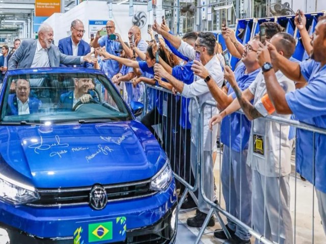 Lula na Volkswagen do Brasil: setor automotivo vai investir R$ 41 bilhes no Brasil