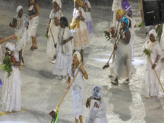 Lavagem da Sapuca rene f e festa para garantir sucesso do carnaval do Rio