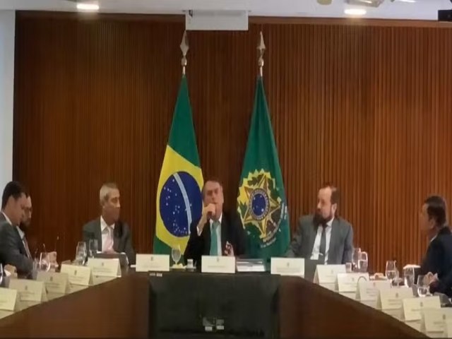 Na reunio golpista, Bolsonaro orientou aliados a usar a religio para atacar Lula