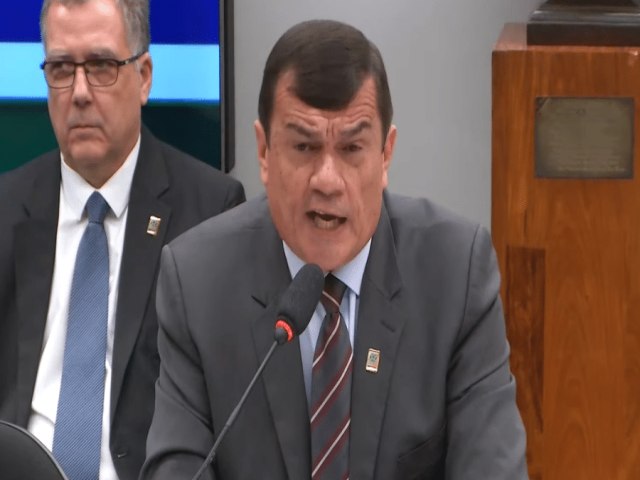 Ex-ministro da Defesa pressionou Congresso contra TSE aps reunio golpista com Bolsonaro