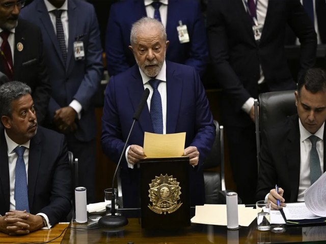 62% dos brasileiros aprovam governo Lula e 29% desaprovam, mostra pesquisa