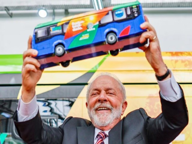 De olho na pauta verde, Lula quer impulsionar fabricao de nibus eltricos no pas