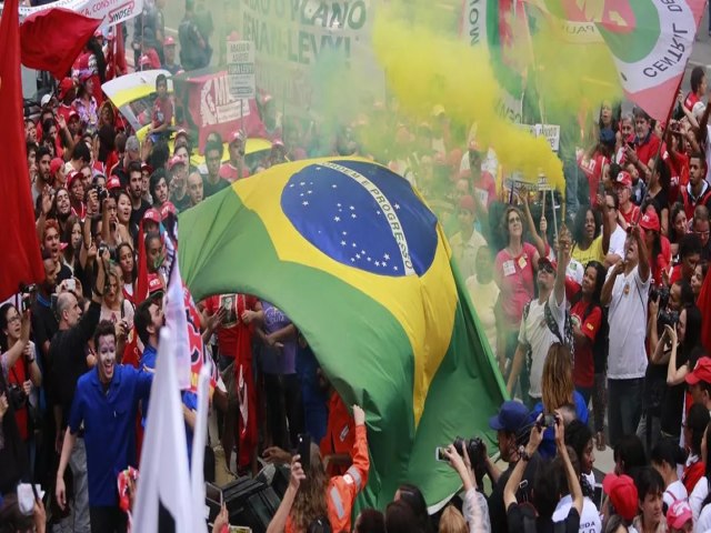 Partidos e movimentos populares organizam megamanifestao para 24 de maro pela priso de Bolsonaro