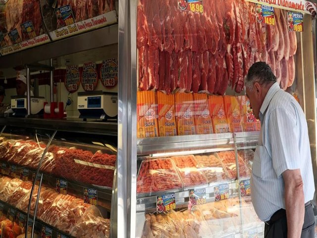 Governo Lula avalia conceder voucher a beneficirios do Bolsa Famlia para compra de carne bovina