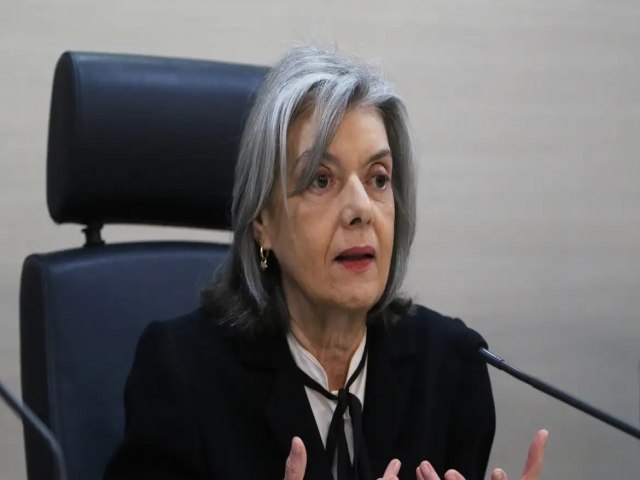 Ministra do STF diz que mulheres continuam em desvalor profissional e social