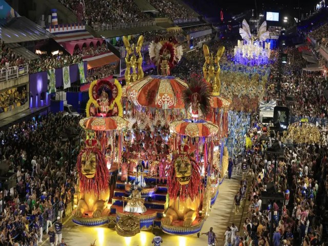 Maioria das escolas de samba do grupo especial do Rio ter enredos sobre negritude