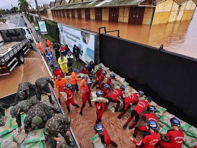 Governadores do Nordeste enviam bombeiros e equipamentos para o RS