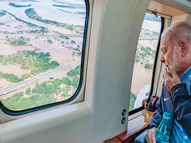 Presidente Lula sobrevoa reas atingidas por enchentes no Rio Grande do Sul