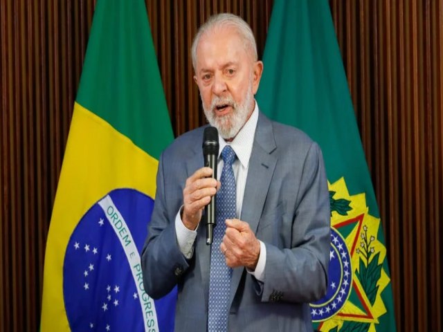 No sabia que existia espcie to canalha, diz Lula sobre quem espalha fake news do RS