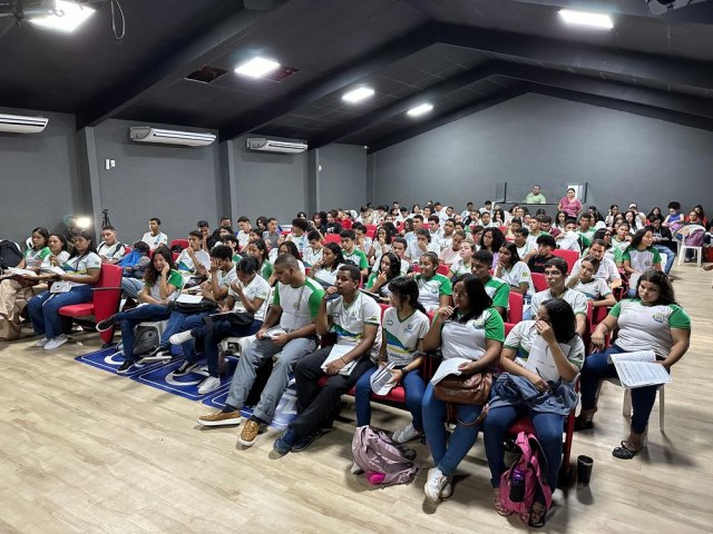 Esquenta Enem rene mais de 200 estudantes de escolas da Zona Sul de Teresina