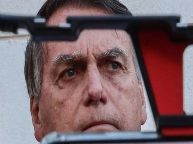 Bolsonaro: nova joia furtada robustece inqurito, que pode resultar em 12 anos de cadeia