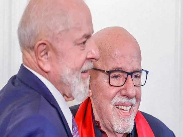 Presidente Lula lana selo dos Correios em celebrao a obra de Paulo Coelho