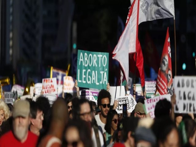 Aps desgaste pela reao popular, oposio tenta se desvincular do PL do estupro