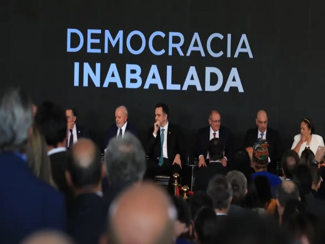 Partidos assinam compromisso em defesa da democracia nas eleies municipais